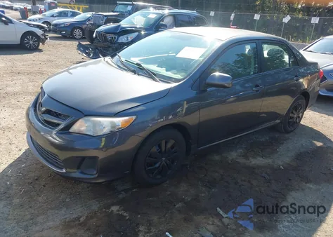 2011 Toyota Corolla Le z USA, uszkodzony, nr VIN 2T1BU4EE4BC574800